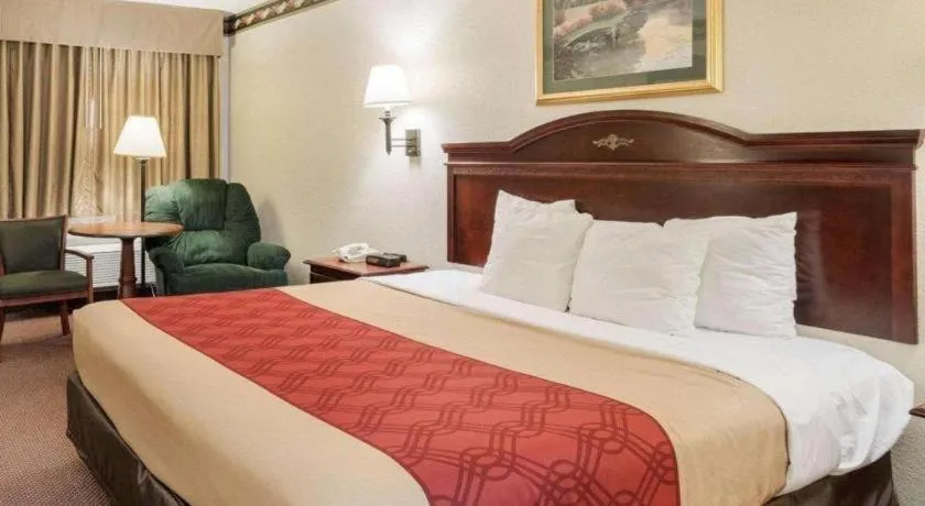 Bed in Econo Lodge Grenada