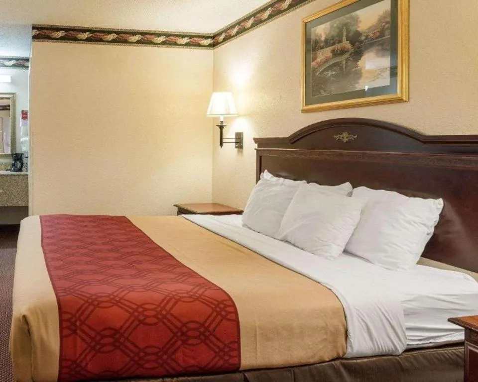 Bed in Econo Lodge Grenada