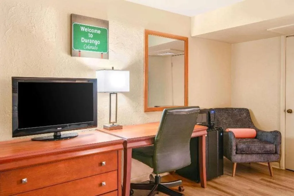 Econo Lodge Inn & Suites Durango