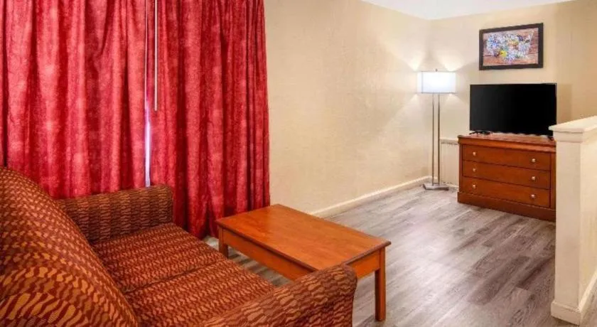 Econo Lodge Inn & Suites Durango