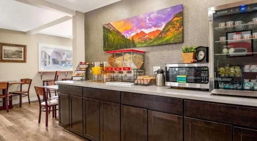 Econo Lodge Inn & Suites Durango