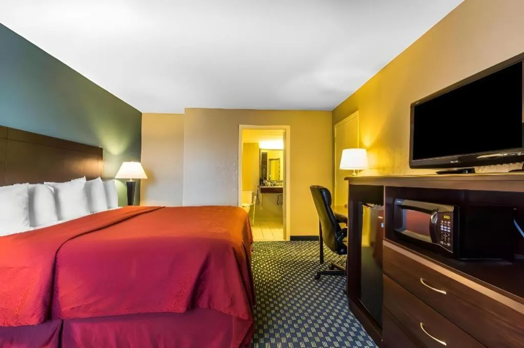 Bed in Quality Inn Duncan HWY 81