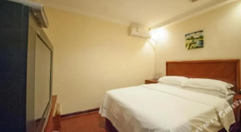 Bed in GreenTree Inn Hotel - Nantong Hongming Plaza