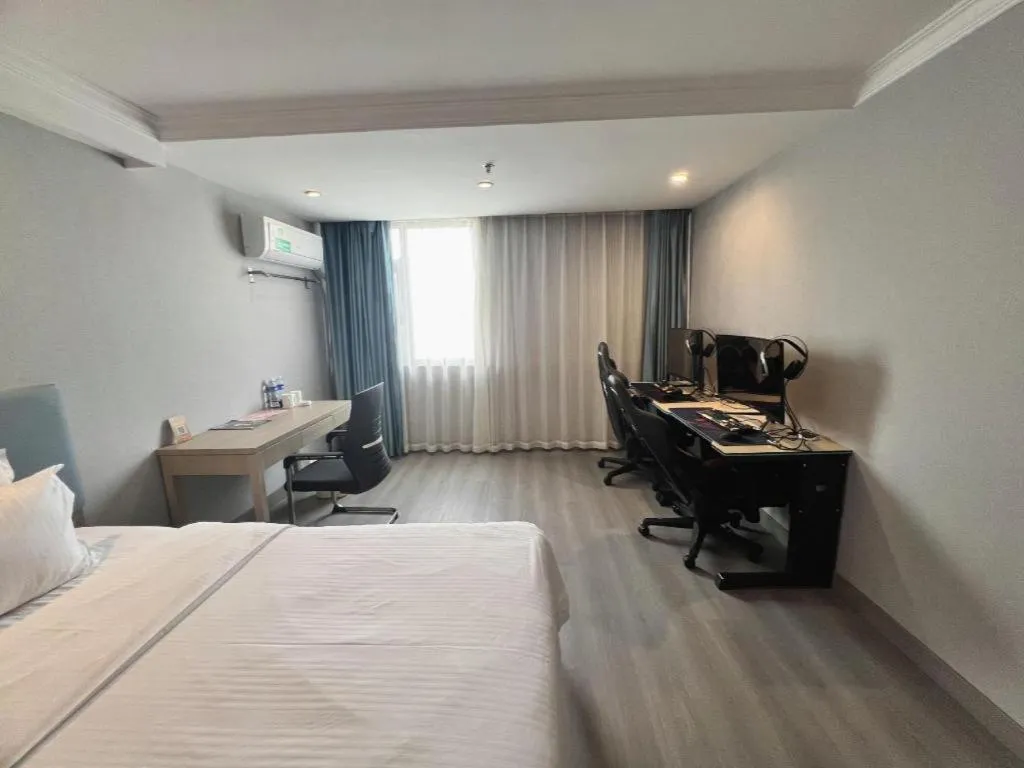 Bed in GreenTree Inn Hotel - Nantong Hongming Plaza