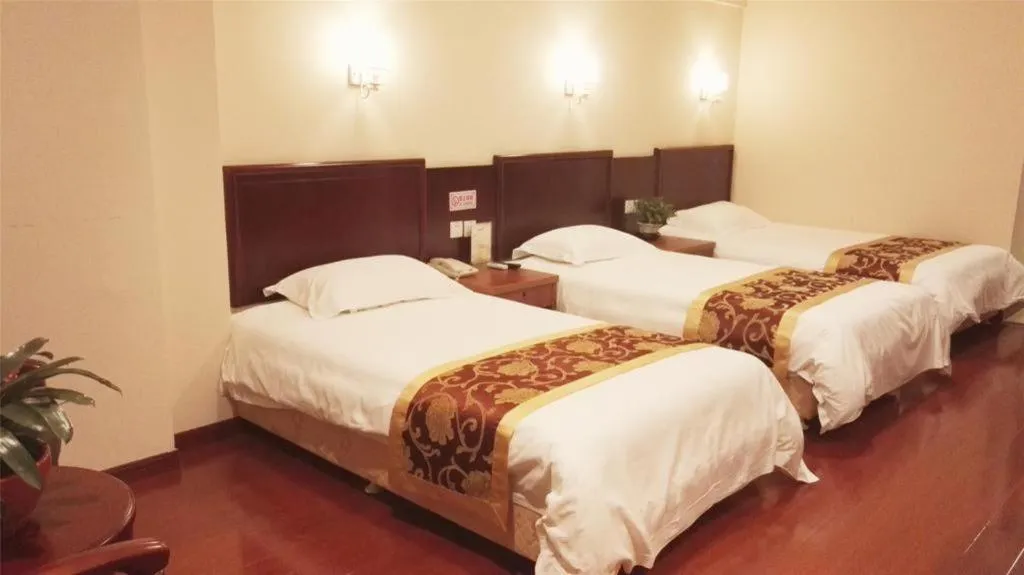 Bed in GreenTree Inn Hotel - Nantong Hongming Plaza