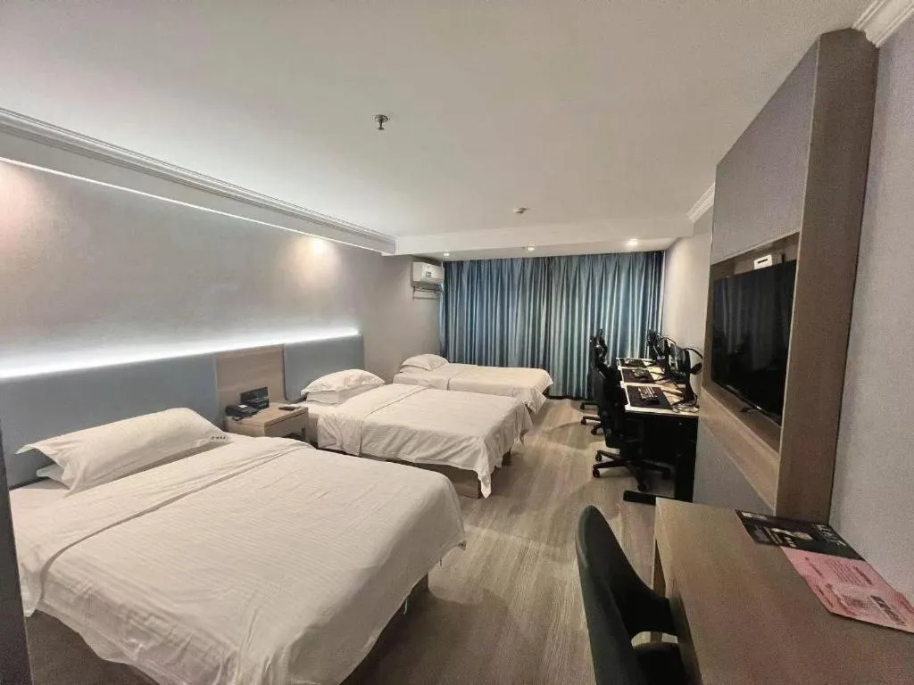 Bed in GreenTree Inn Hotel - Nantong Hongming Plaza