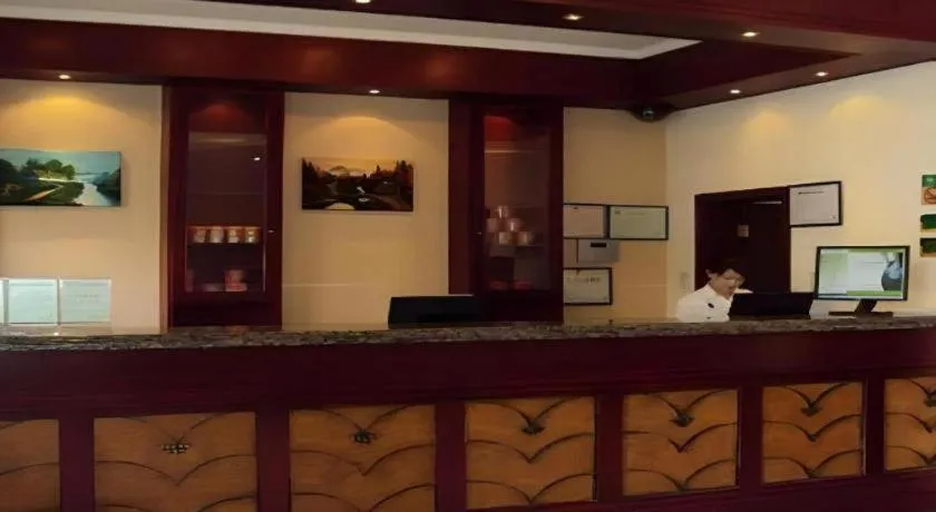 GreenTree Inn YiZheng Zhenzhou East Road