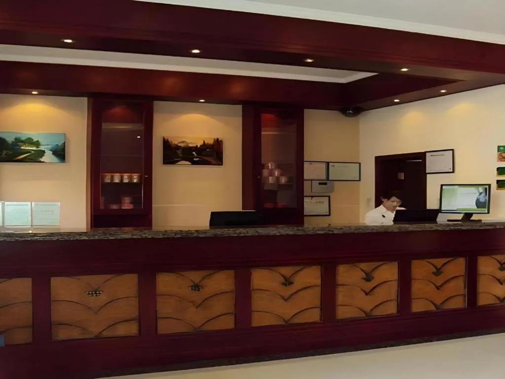 GreenTree Inn YiZheng Zhenzhou East Road