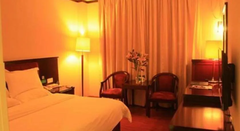 Bed in GreenTree Inn Zhongshan Nanlang Metro Station Branch