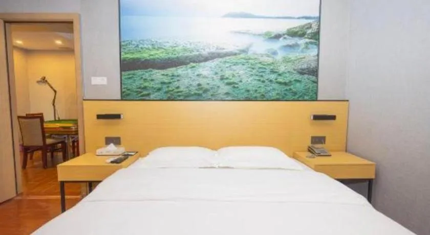 Bed in GreenTree Inn Zhongshan Nanlang Metro Station Branch