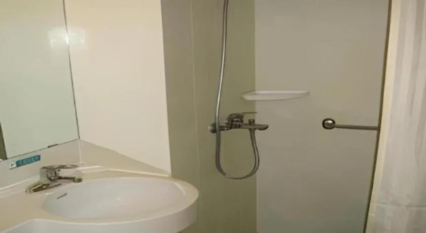 Jinjiang Inn Qingdao Wuxi Square Nanjing Road Metro Station