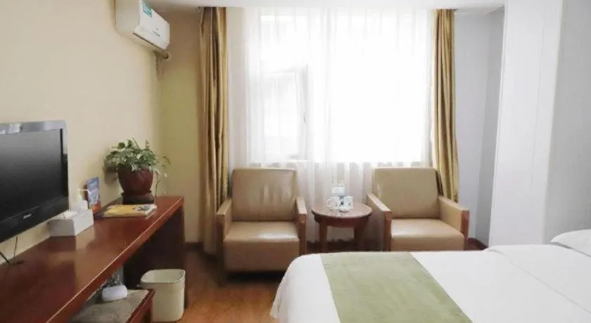 Bed in GreenTree Inn Yantai Xingfu Road Marina Plaza Express Hotel