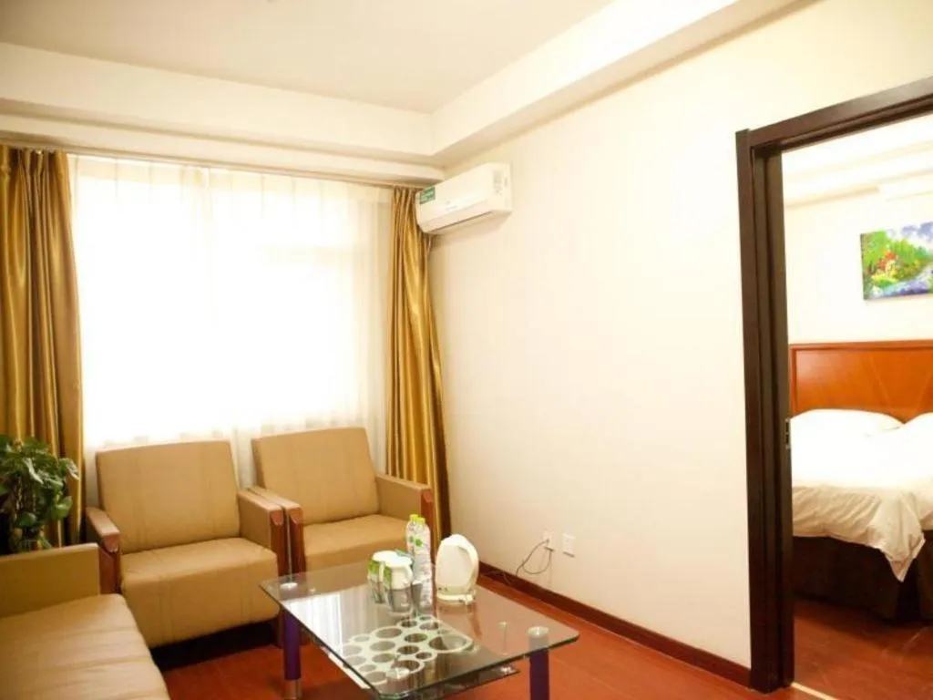 Bed in GreenTree Inn Yantai Xingfu Road Marina Plaza Express Hotel