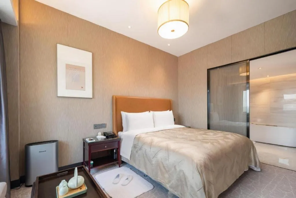 Bed in Shijiazhuang International Building Hotel