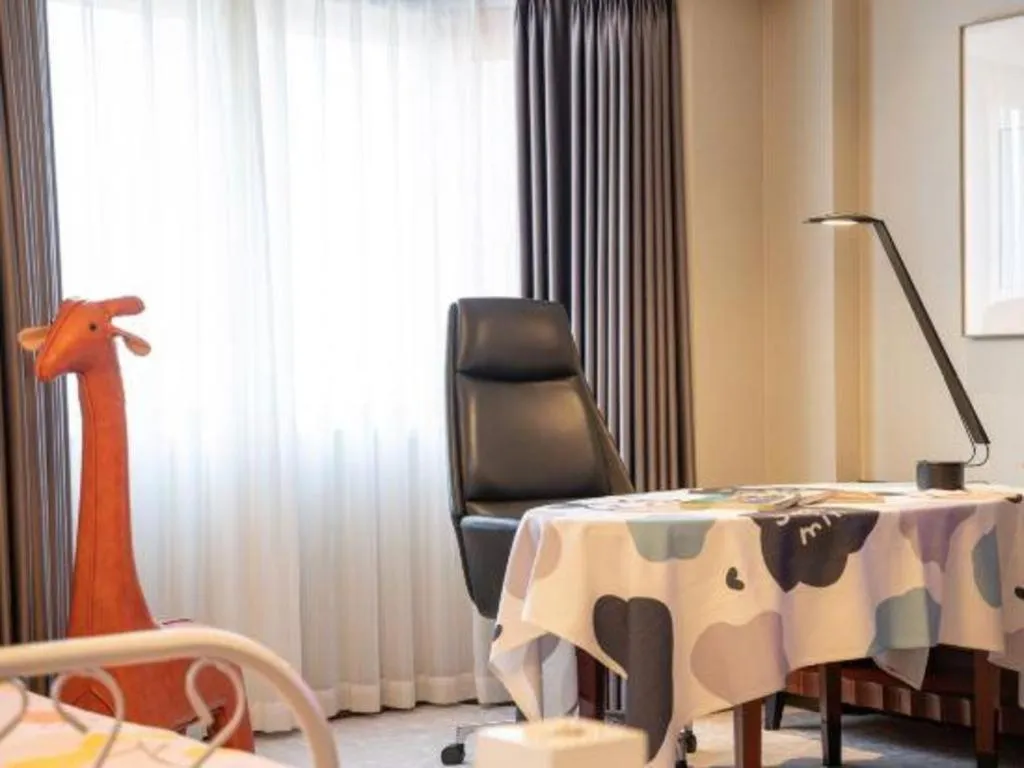 Shijiazhuang International Building Hotel