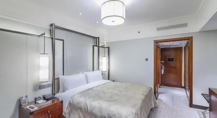 Bed in Shijiazhuang International Building Hotel