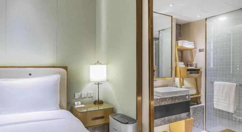 Bed in Shijiazhuang International Building Hotel