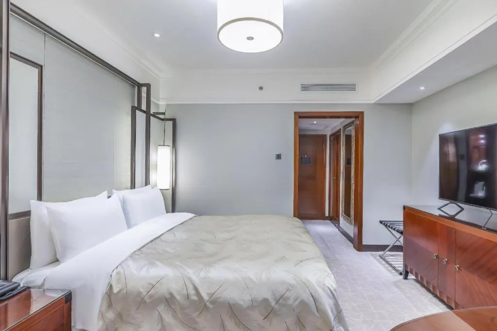 Bed in Shijiazhuang International Building Hotel