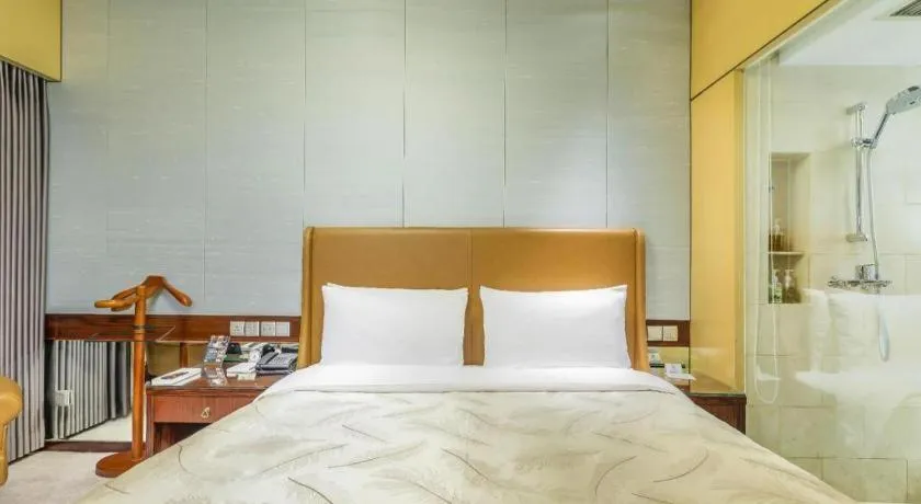 Bed in Shijiazhuang International Building Hotel