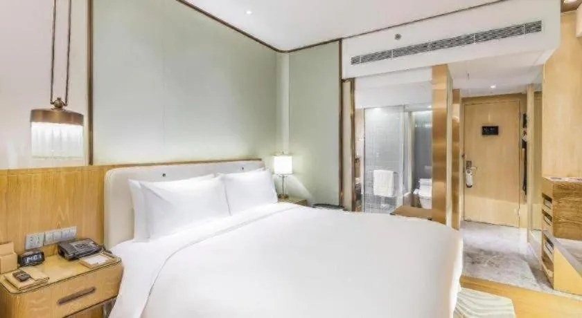 Bed in Shijiazhuang International Building Hotel
