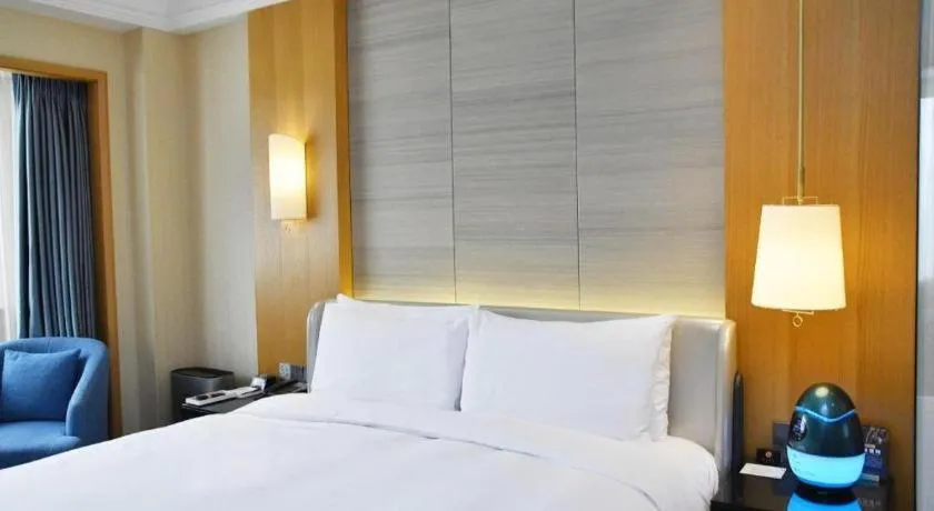Bed in Shijiazhuang International Building Hotel