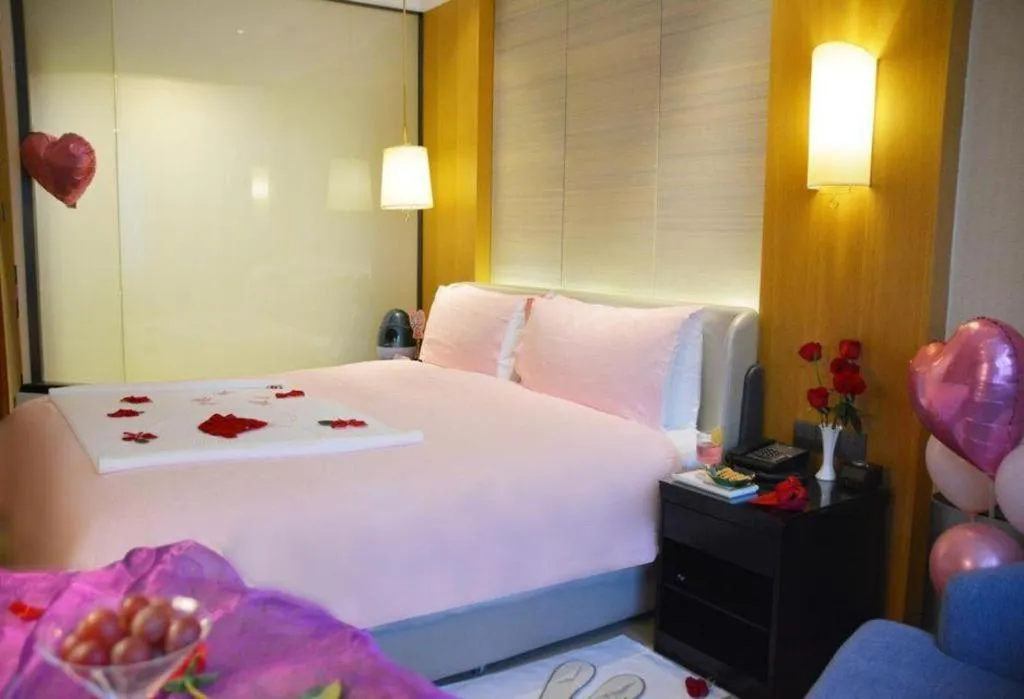 Bed in Shijiazhuang International Building Hotel