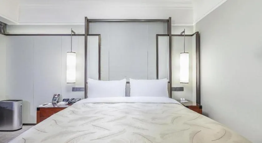 Bed in Shijiazhuang International Building Hotel