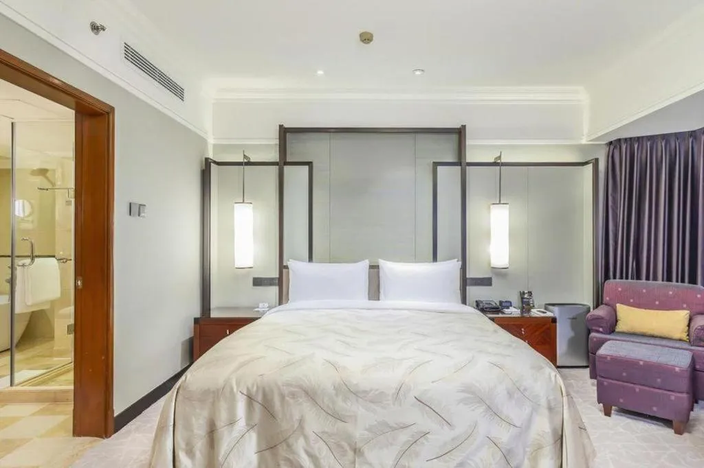 Bed in Shijiazhuang International Building Hotel