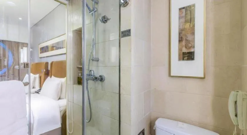 Bed in Shijiazhuang International Building Hotel