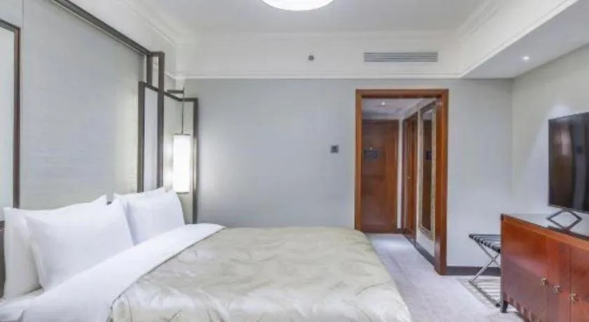 Bed in Shijiazhuang International Building Hotel