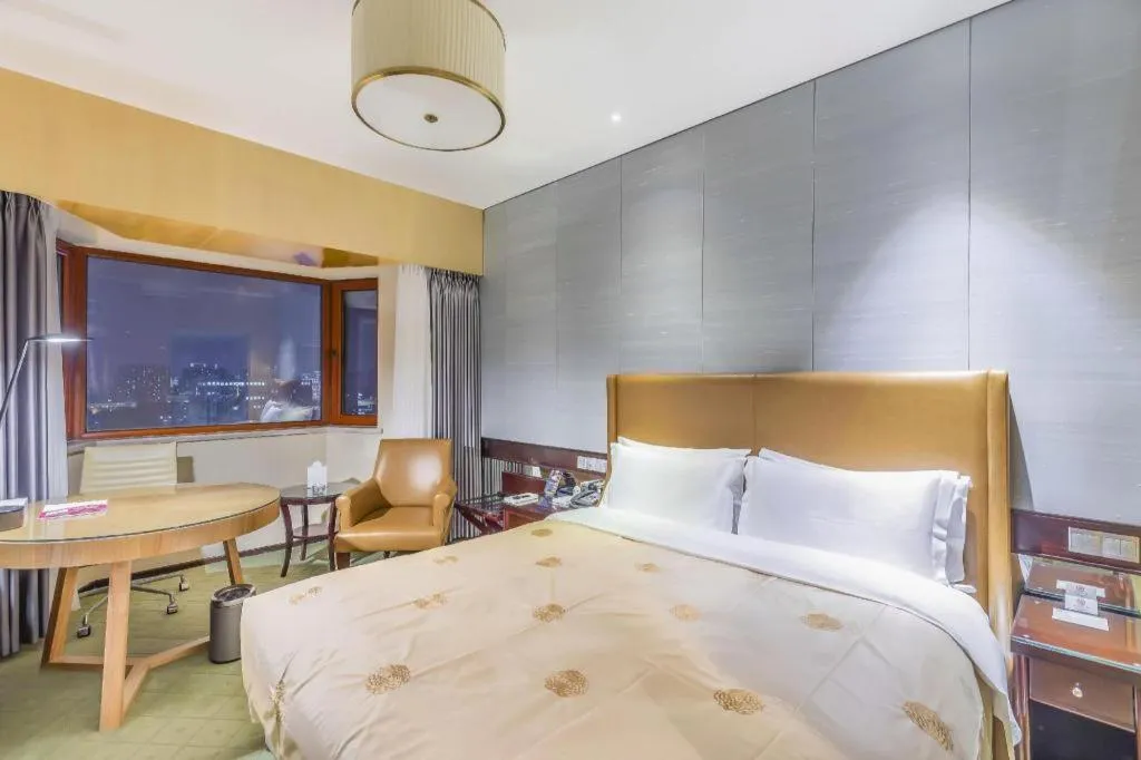 Bed in Shijiazhuang International Building Hotel