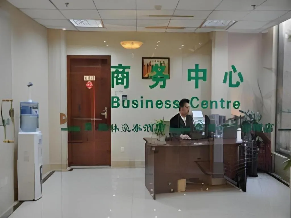 GreenTree Inn Taicang Baolong Square Hotel