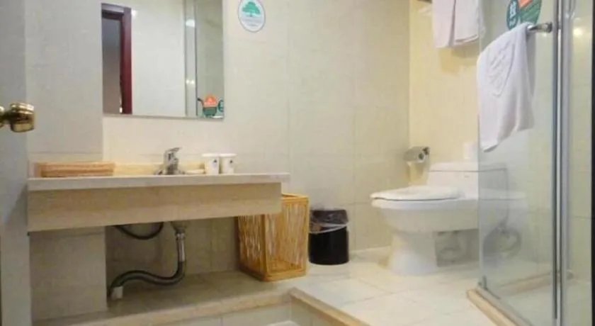 GreenTree Inn Taicang Baolong Square Hotel