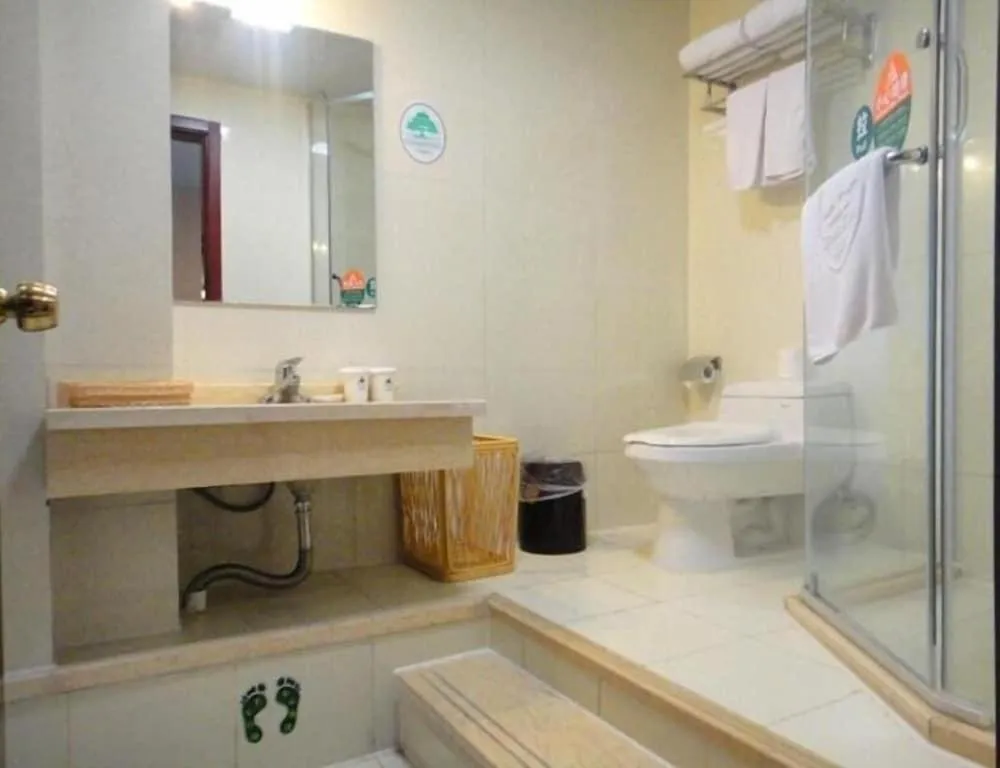 GreenTree Inn Taicang Baolong Square Hotel