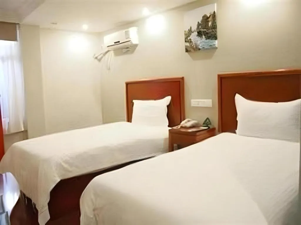 Bed in GreenTree Inn Rizhao Haiqu East Road Hotel
