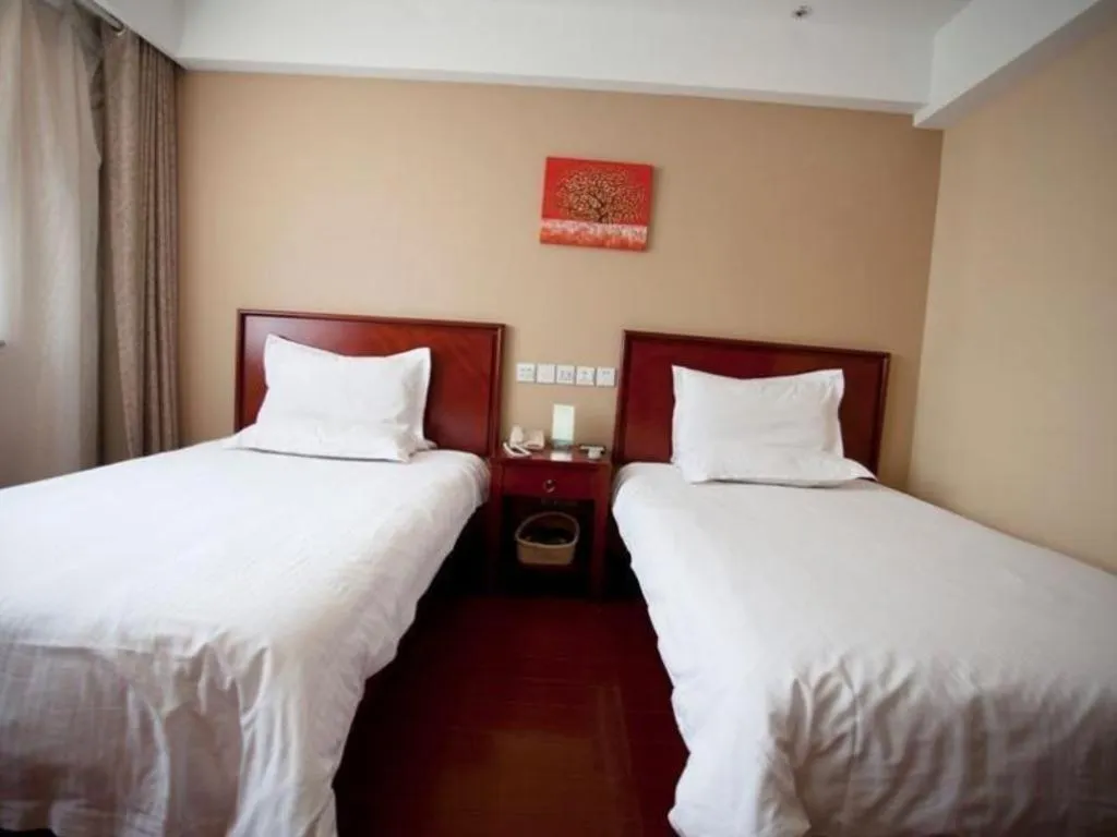 Bed in GreenTree Inn Rizhao Haiqu East Road Hotel