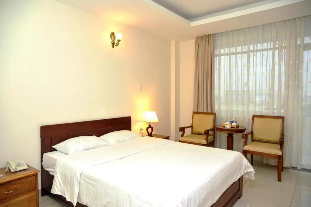 Bed in Tan Son Nhat Hotel
