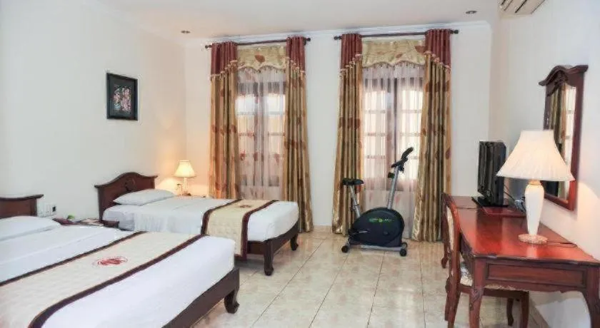 Bed in Tan Son Nhat Hotel