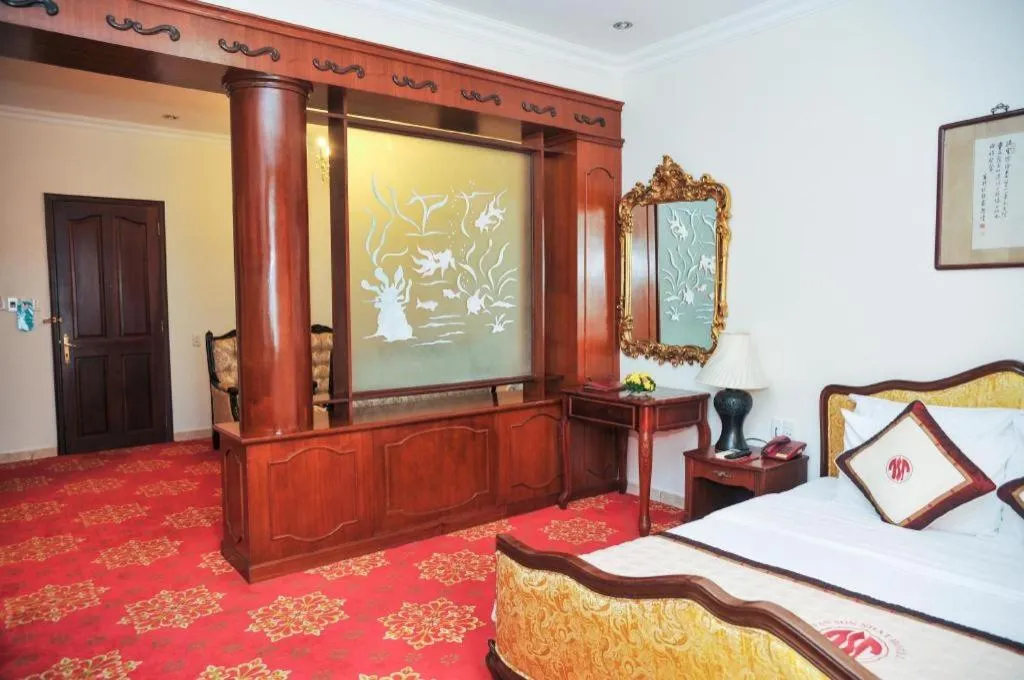 Bed in Tan Son Nhat Hotel