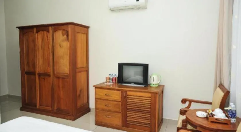 Bed in Tan Son Nhat Hotel