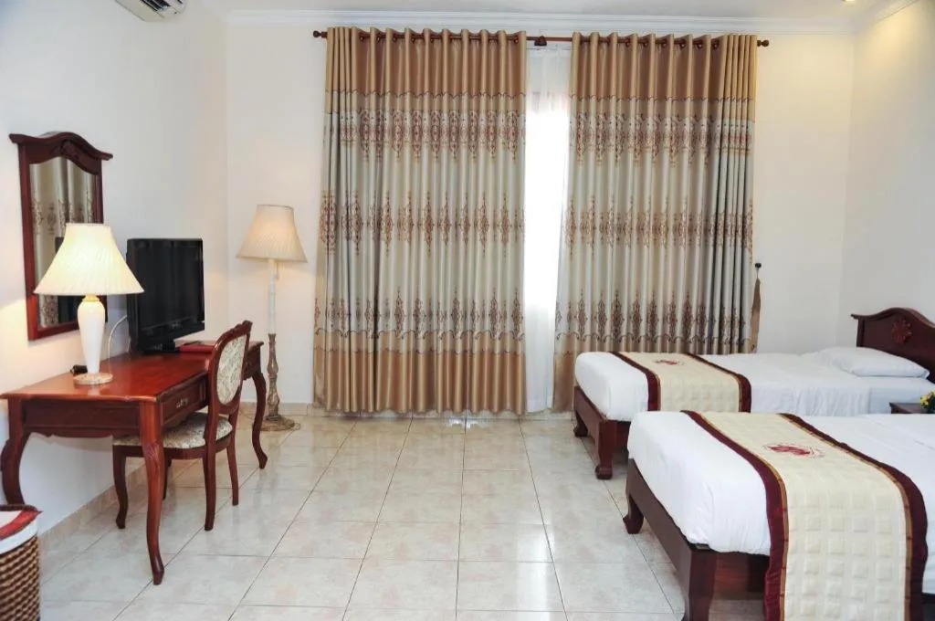 Bed in Tan Son Nhat Hotel