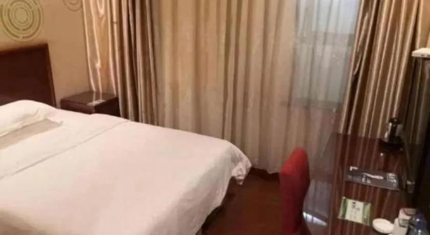 Bed in GreenTree Alliance Changzhou University City Hotel
