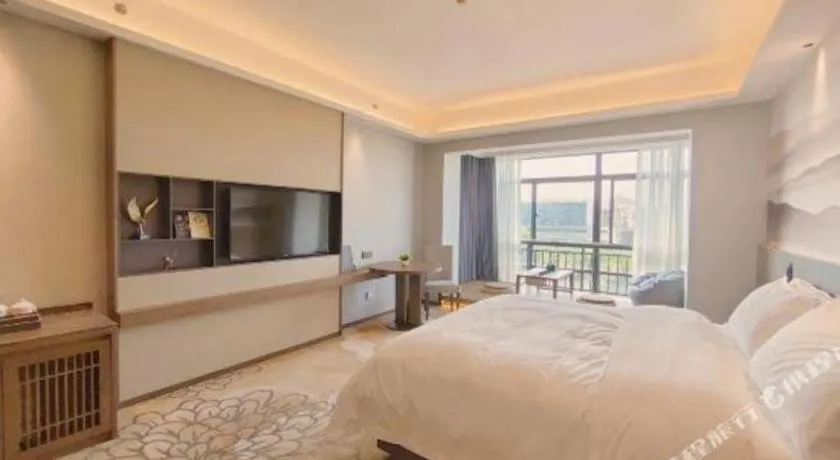 Bed in Vienna Hotel Guangxi Guilin 7-Star Wanda Plaza