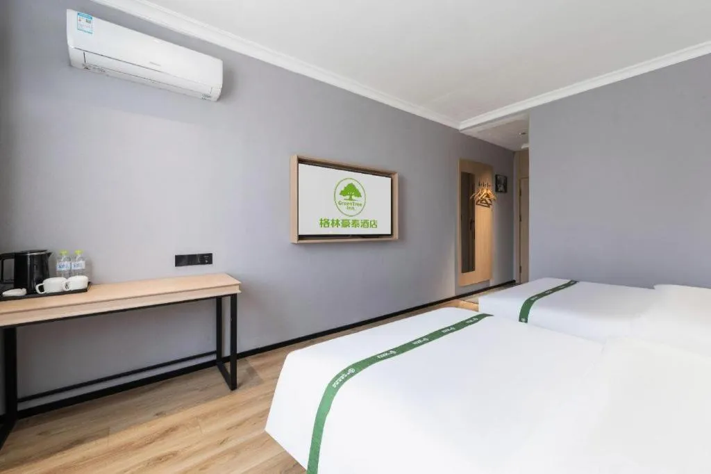 Bed in GreenTree Inn Weihai Port