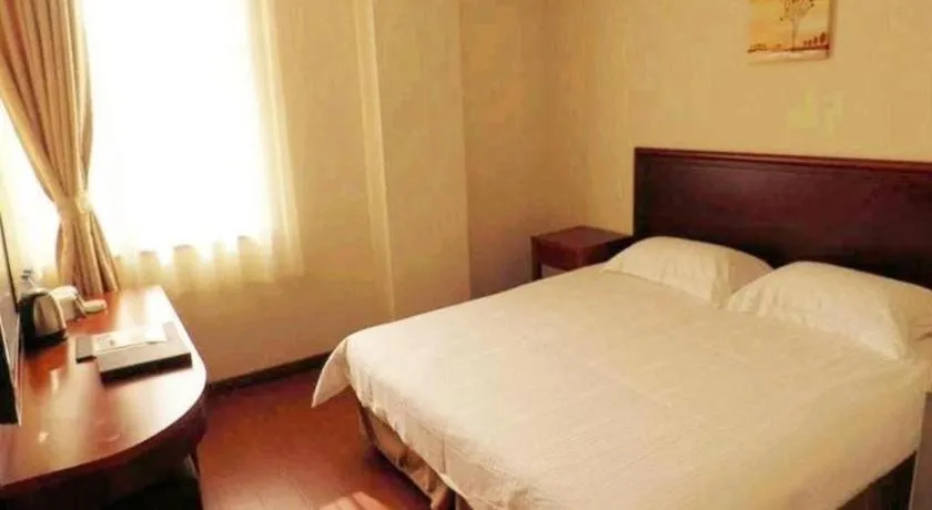 Bed in GreenTree Inn Weihai Port