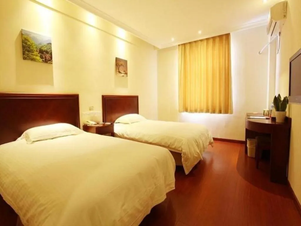 Bed in GreenTree Inn Weihai Port