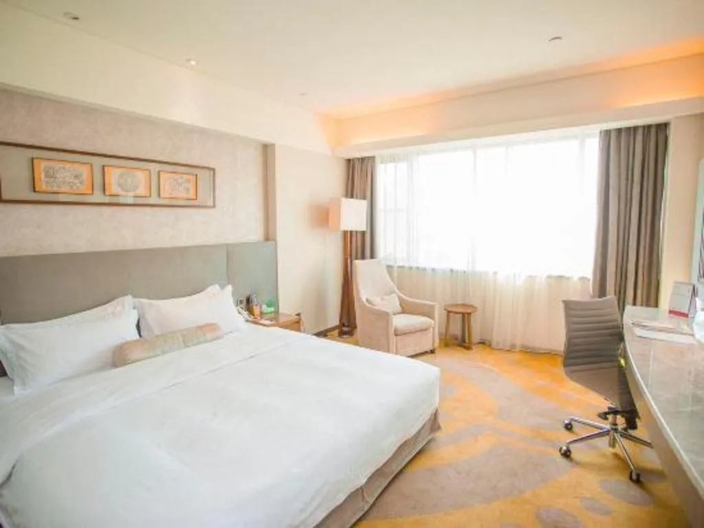 Bed in Wuhan Gleetour Hotel