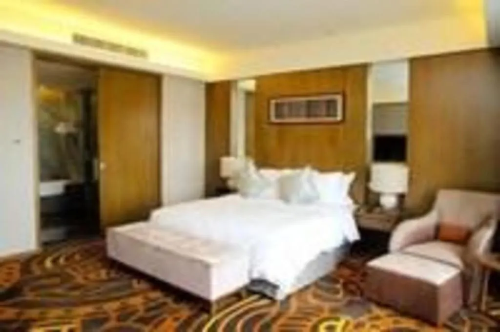 Bed in Wuhan Gleetour Hotel