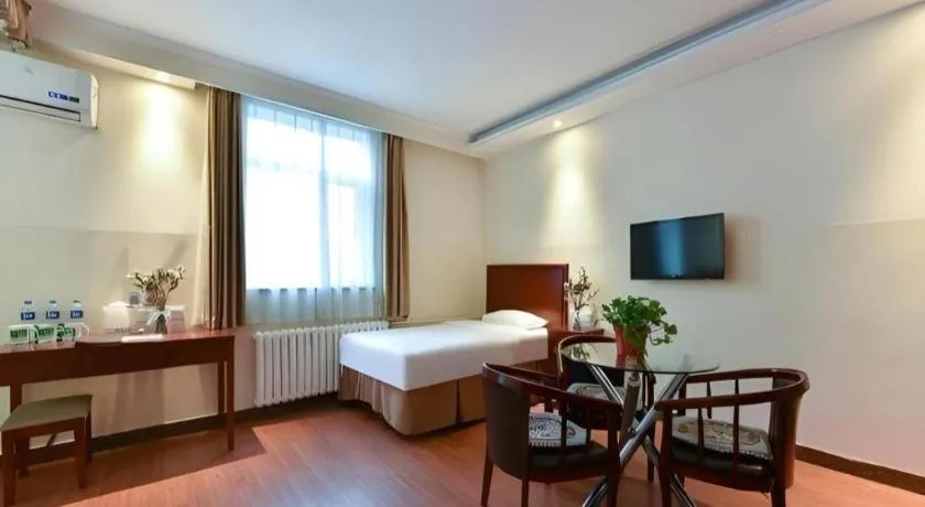 Bed in GreenTree Inn Beijing Fengtai Dongda Street Express Hotel