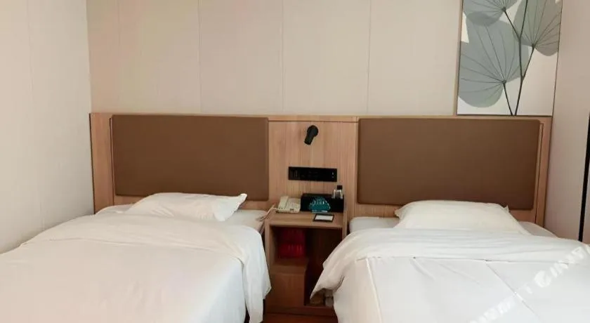 Bed in GreenTree Inn Beijing Fengtai Dongda Street Express Hotel